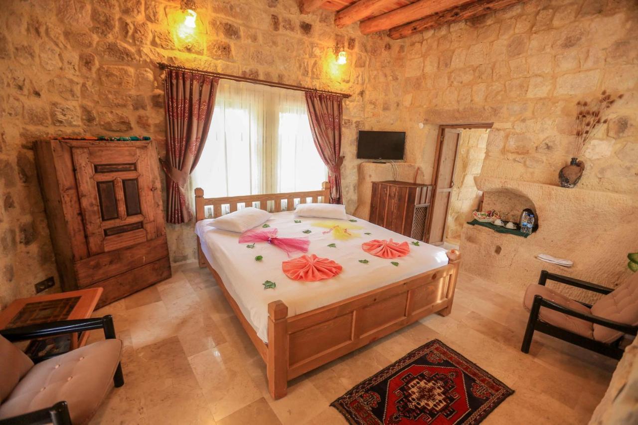 Abu Hayat Cave Suites Ortahisar Exterior photo